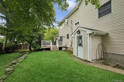 21 Edgewood, Plainview, NY 11803 - Photo 36