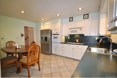 12 Charlotte Place, Hartsdale, NY 10530 - Photo 22