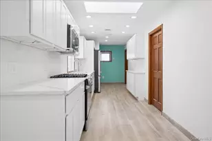 72 Poplar Ave, Bronx, NY 10465 - Photo 10