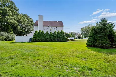 14 Badger Trail, Coram, NY 11727 - Photo 26