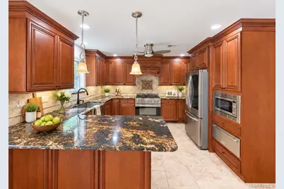 65 Mayfair Road, Nesconset, NY 11767 - Photo 8