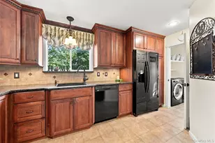 75 Bayview Dr, Oakdale, NY 11769 - Photo 6