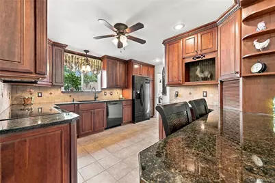 75 Bayview Drive, Oakdale, NY 11769 - Photo 4