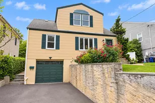 37 Harding Ave, Valhalla, NY 10595 - Photo 2