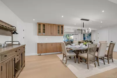 66 Peachtree Lane, Roslyn Heights, NY 11577 - Photo 8
