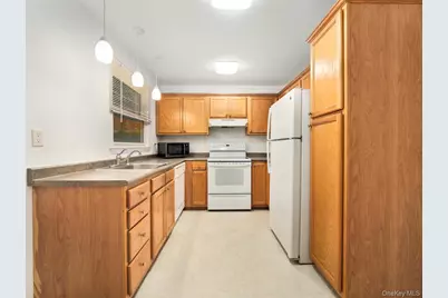 337 Sierra Vista Lane, Valley Cottage, NY 10989 - Photo 10