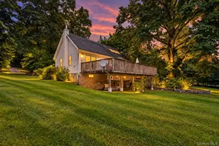 28 Beaver Brook Rd, New Windsor, NY 12553 - Photo 2