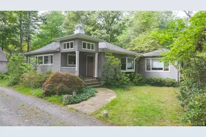 9 Oleander Drive, Northport, NY 11768 - Photo 2