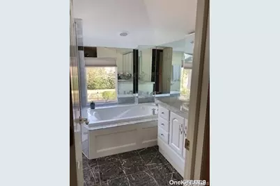 59 Sintsink Drive W #B, Port Washington, NY 11050 - Photo 10