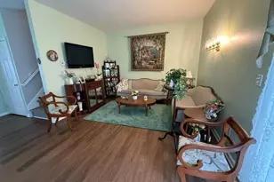 6 Daremy Cir, Medford, NY 11763 - Photo 2