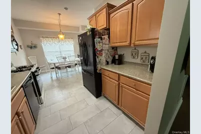 6 Daremy Circle, Medford, NY 11763 - Photo 10