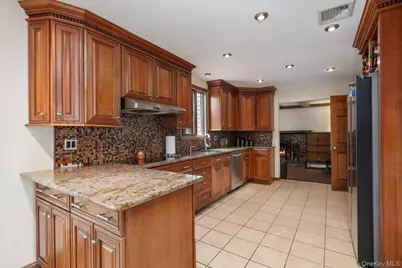 73 Anndom Court, North Babylon, NY 11703 - Photo 8