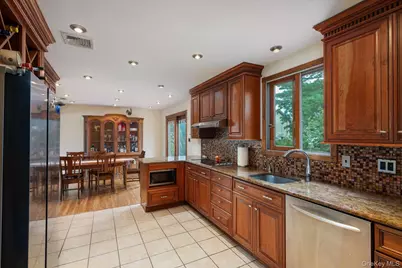 73 Anndom Court, North Babylon, NY 11703 - Photo 10
