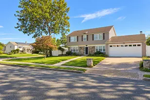 2 Teton Pl, Lake Grove, NY 11755 - Photo 2