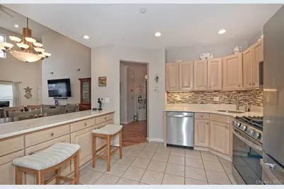 8 Lavern Drive, Middle Island, NY 11953 - Photo 14