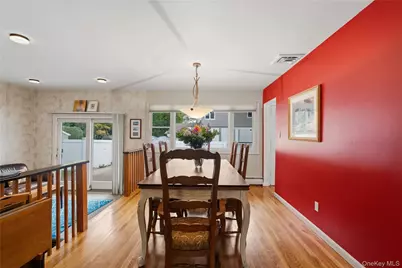 15 Elmwood Lane, Syosset, NY 11791 - Photo 12