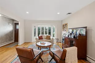15 Elmwood Ln, Syosset, NY 11791 - Photo 4