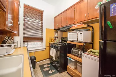 7529 62nd Street, Glendale, NY 11385 - Photo 16