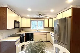 25 Squires Ave, East Quogue, NY 11942 - Photo 12