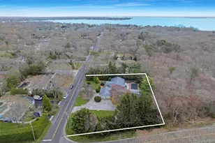 25 Squires Ave, East Quogue, NY 11942 - Photo 4