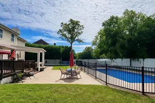 37 Howard Dr, Coram, NY 11727 - Photo 6