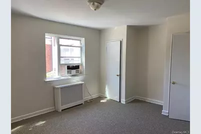 73-61 260th Street #H-1, Glen Oaks, NY 11004 - Photo 6