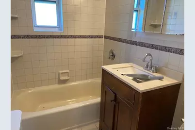73-61 260th Street #H-1, Glen Oaks, NY 11004 - Photo 10