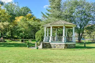 317 Main St, Roslyn, NY 11576 - Photo 32