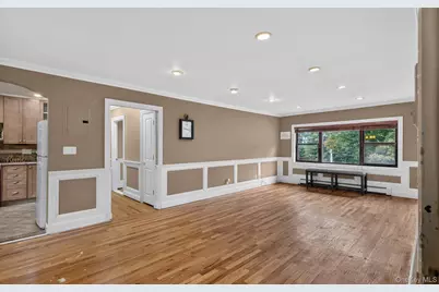 317 Main Street #C, Roslyn, NY 11576 - Photo 6