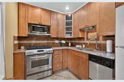 317 Main Street #C, Roslyn, NY 11576 - Photo 4