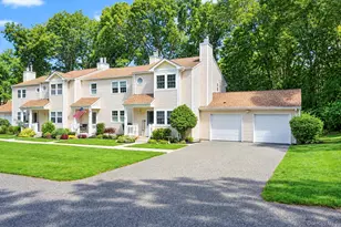 2 Adams Commons, Yaphank, NY 11980 - Photo 4