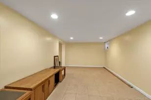 12 Kingston St, Elmont, NY 11003 - Photo 16