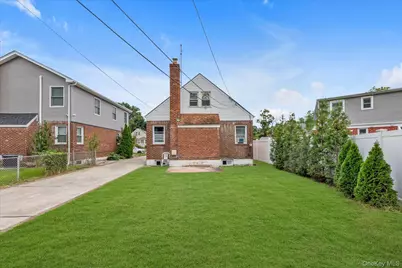 12 Kingston Street, Elmont, NY 11003 - Photo 20