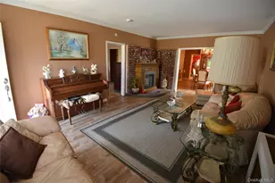 7 S Bay Ave, Freeport, NY 11520 - Photo 14