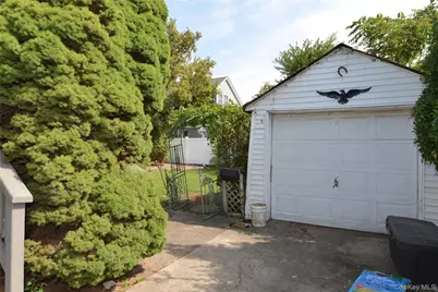 7 S Bay Avenue, Freeport, NY 11520 - Photo 4