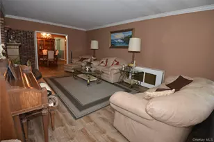 7 S Bay Ave, Freeport, NY 11520 - Photo 16