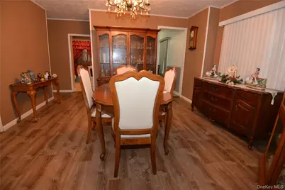 7 S Bay Avenue, Freeport, NY 11520 - Photo 10