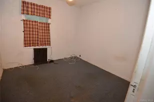 7 S Bay Ave, Freeport, NY 11520 - Photo 24