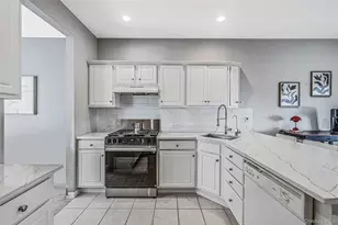 23 Willow Wood Dr, East Setauket, NY 11733 - Photo 10