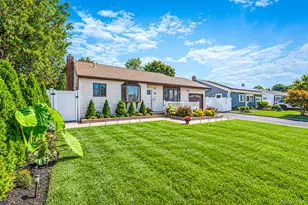 833 N Fulton Ave, Lindenhurst, NY 11757 - Photo 2