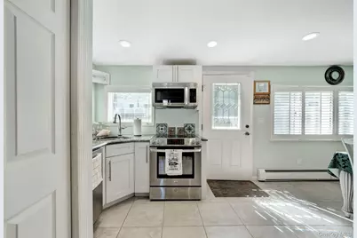 113 N Lewis Avenue, Lindenhurst, NY 11757 - Photo 24