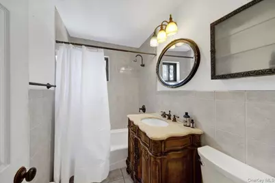 2521 Hollers Avenue, Bronx, NY 10475 - Photo 16