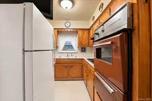 1512 Stadium Ave, Bronx, NY 10465 - Photo 16