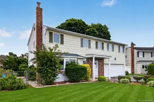 15 Country Ct, Hicksville, NY 11801 - Photo 2