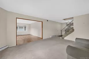 15 Country Ct, Hicksville, NY 11801 - Photo 12