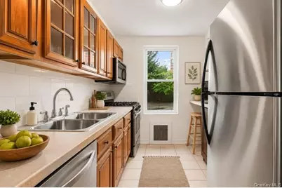 7510 Yellowstone Boulevard #2C, Rego Park, NY 11374 - Photo 2