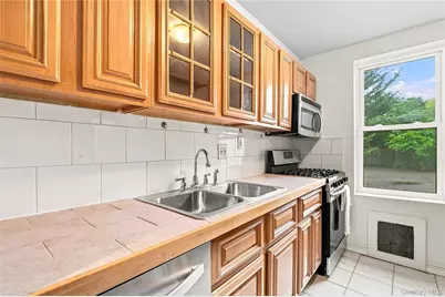 7510 Yellowstone Boulevard #2C, Rego Park, NY 11374 - Photo 12