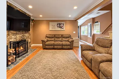 61 5th Avenue, East Rockaway, NY 11518 - Photo 4