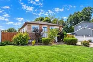 58 Morton St, Brentwood, NY 11717 - Photo 2