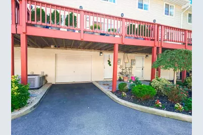 208 Hendrick Avenue E, Glen Cove, NY 11542 - Photo 20